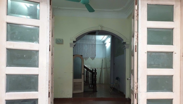 Cho thuê nhà làm văn phòng, ở hộ GĐ, nhóm nhỏ 299 Hoàng Mai, 4 tầng, 4 ngủ, 12 Triệu
